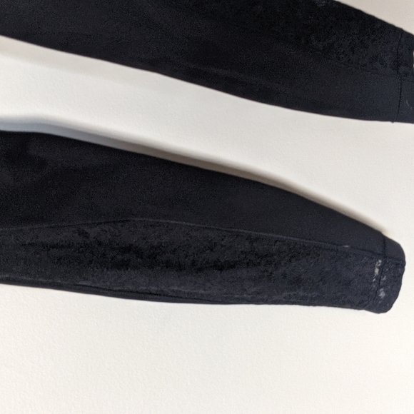 Lululemon luxtreme/lace black leggings - Picture 2 of 4